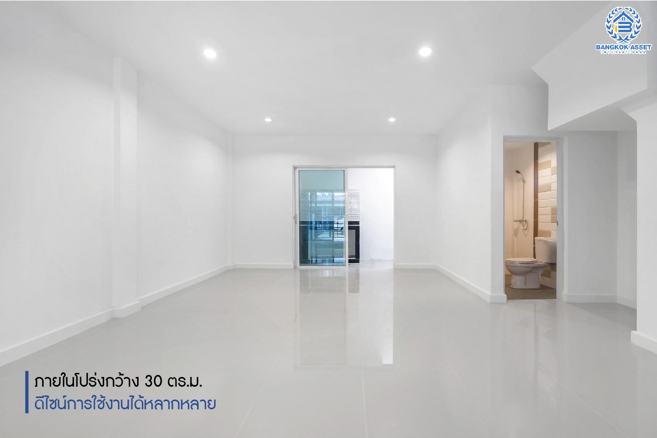 บ้านมือสองตกแต่งใหม่ แบรนด์ Q.House ม.เดอะทรัสต์ทาวน์ ราชพฤกษ์-รัตนาธิเบศร์ ทาวน์เฮ้าส์หลังใหญ่ เนื้อที่ 19.8 ตร.ว. มาพร้อมฟังก์ชั่น 3 ห้องนอน 2 ห้องน้ำ จอดรถได้ถึง 2 คัน บนทำเลติดถ.ราชพฤกษ์ เดินทางสู่ใจกลางเมืองได้อย่างรวดเร็ว ใกล้รถไฟฟ้า"สถานีบางรักน้อยท่าอิฐ"...